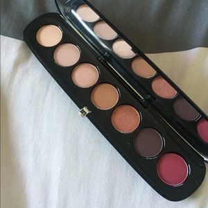 Marc Jacobs Eye-Conic shadow palette in Scandalust